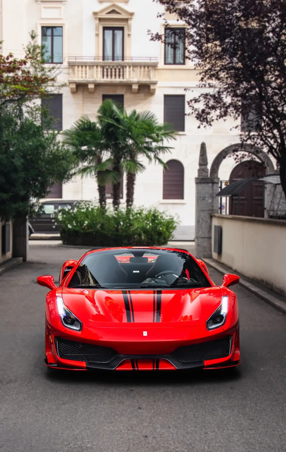 Ferrari 488 Pista Spider fotografata frontalmente