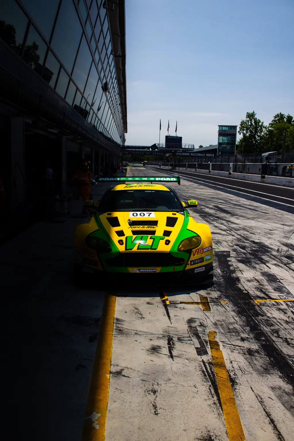 GT numero 007 nella pit lane dell’Autodromo Nazionale Monza