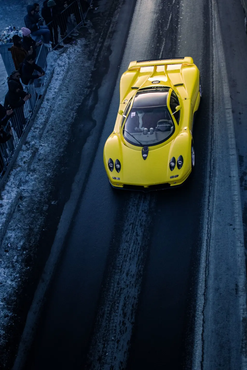 Pagani Zonda gialla vista dall’alto