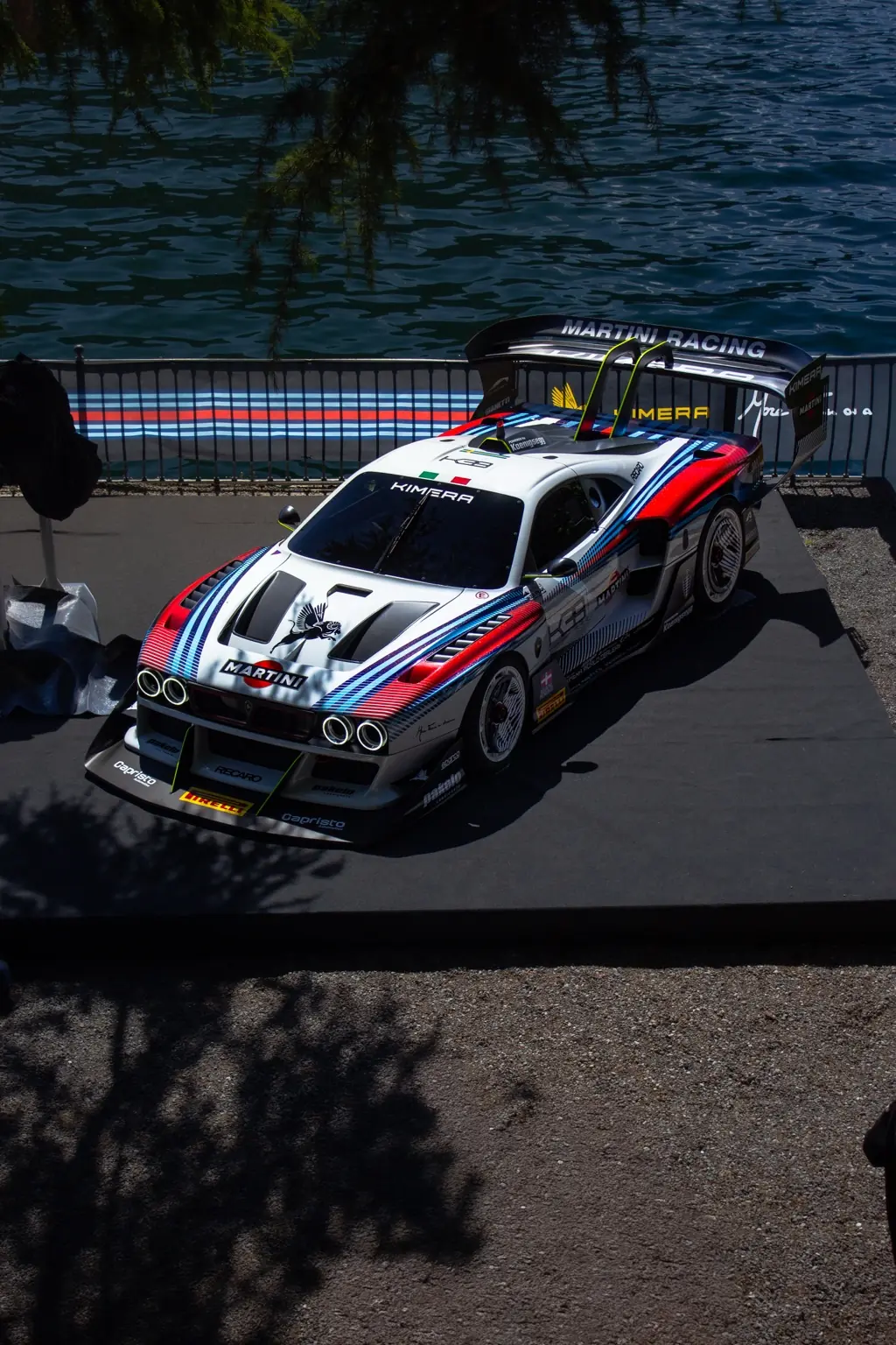 Kimera in livrea Martini Racing fotografata dall’alto