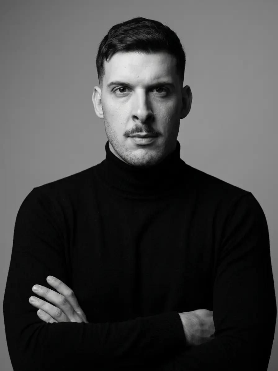Ritratto in bianco e nero di Guglielmo Casadei